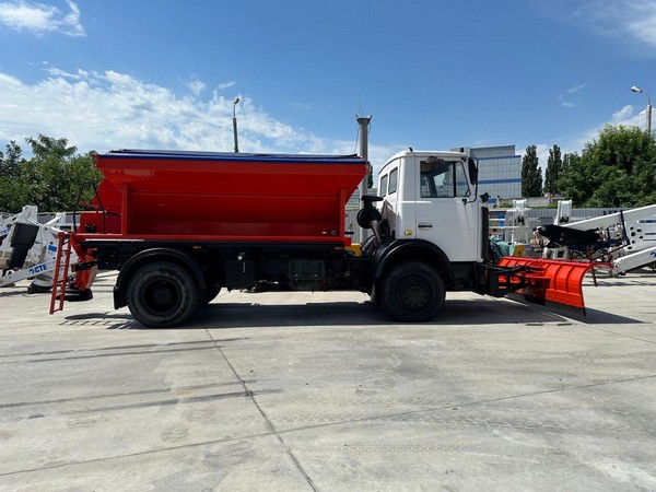 У серпні 2025 року Черкаською філією Національної акціонерної компанії «Украгролізинг» було передано КП  «МОНАСТИРИЩЕНСЬКИЙ АВТОДОР» (Черкаська обл.) на умовах фінансового лізингу піскорозкидальне обладнання типу АТ МДК з відвалом для прибирання снігу для встановлення на автомобіль МАЗ-5337