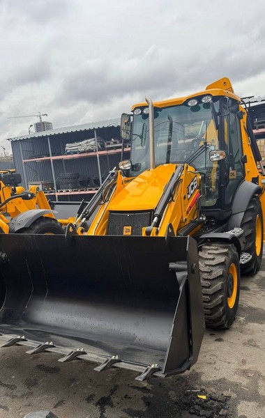 У листопаді 2025 року Херсонською філією було передано ФГ «ЕКО-ХАУС» (Київська обл.) на умовах фінансового лізингу екскаватор-навантажувач JCB 3CX SITEMASTER та причіп-тюковоз самонавантажувальний ПТ-18.