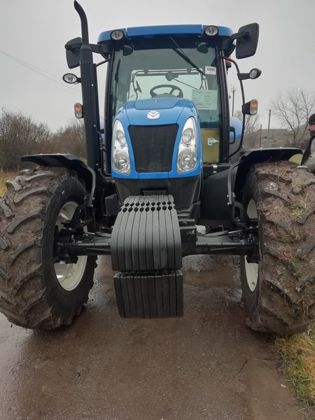 Полтавською філією Національної акціонерної компанії «Украгролізинг» і листопаді 2025 р. поставлено на умовах фінансового лізингу фермерському господарству Полтавської області Трактор колісний NEW HOLLAND модель T6070